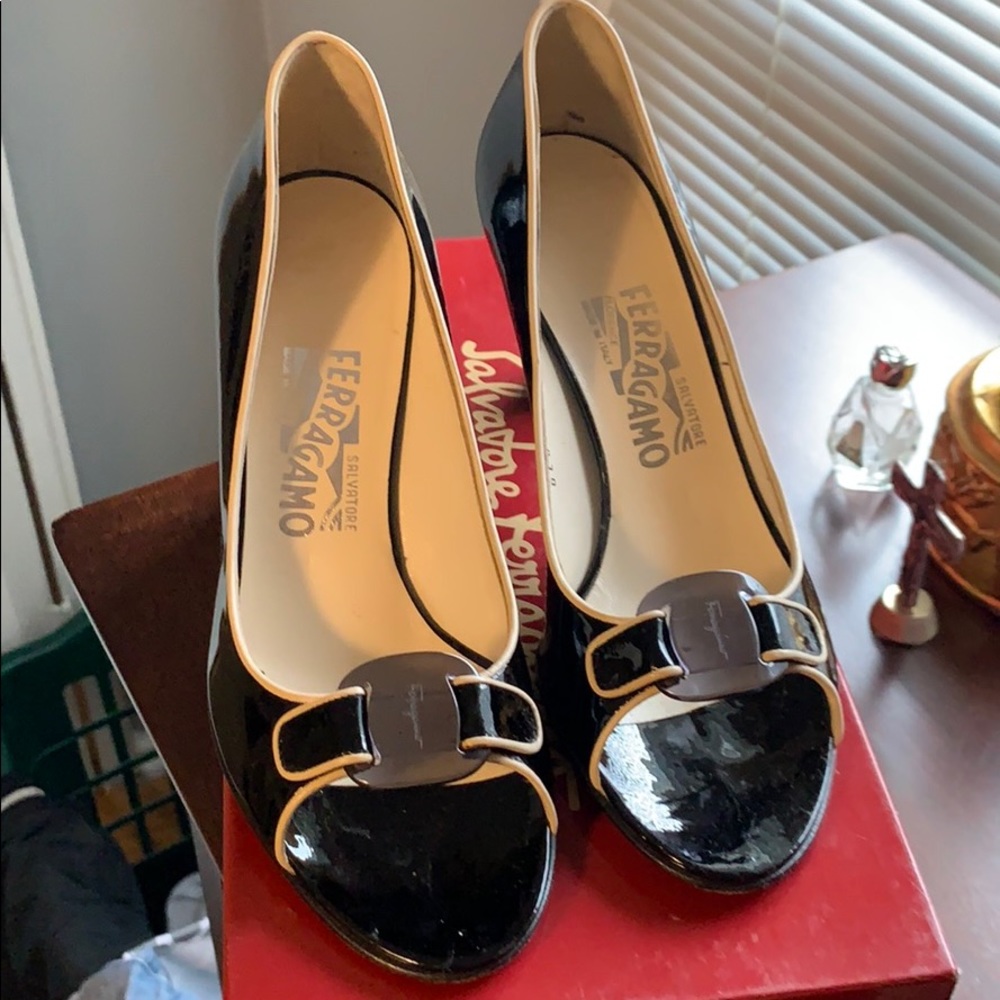 SALVATORE FERRAGAMO ALBICOCCA HEELS